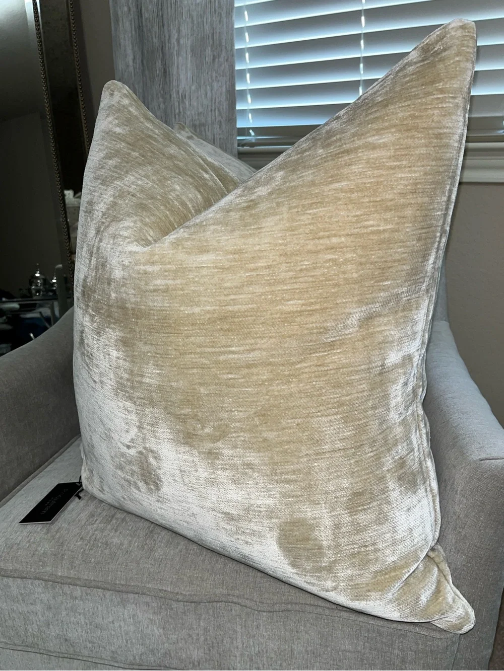 1-NWT P/Kaufmann luxe Champagne velvet luxury decorative pillow